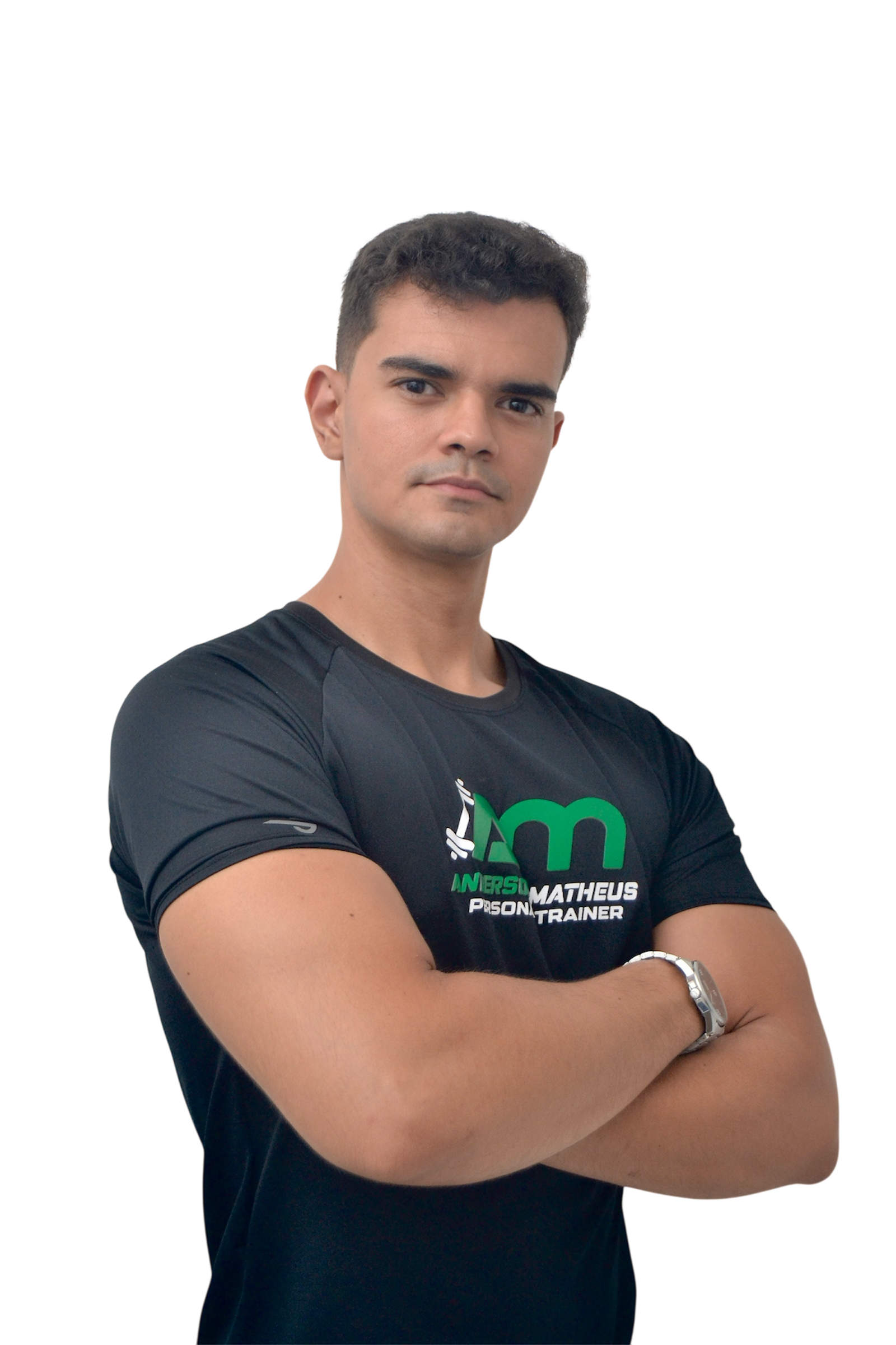 Anderson em postura profissional de lado com os braços cruzados